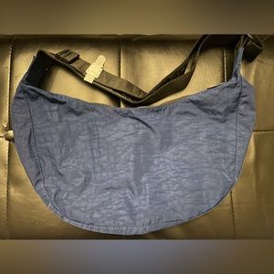 ⭐️NWT Baggu Medium Crescent Bag - Marine Blue